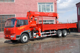 解放底盘&nbsp;随车吊外观图片