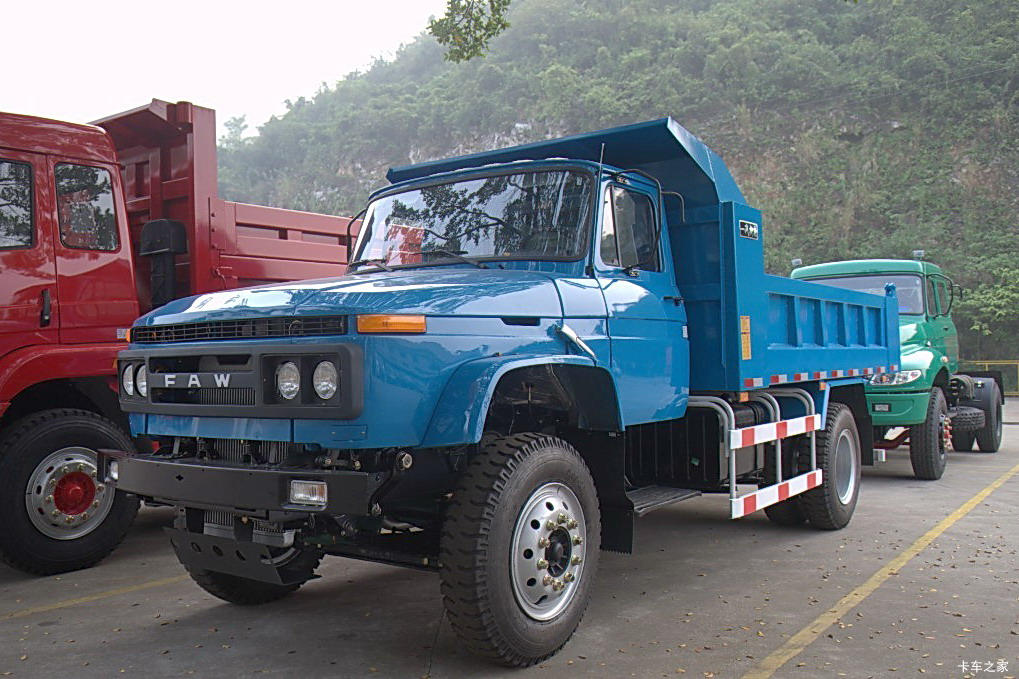 一汽柳特 经济型长头轻卡 160马力 4.2米自卸车(黑桥系列)
