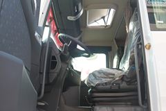 中国重汽 汕德卡SITRAK C7H重卡 400马力 4X2牵引车