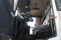 中国重汽 汕德卡SITRAK C7H重卡 440马力 6X4牵引车(危险品运输车)