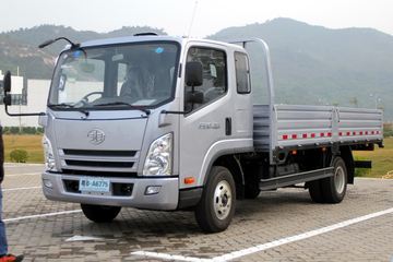 一汽通用 F330速豹 豪华型 130马力 3.8米排半栏板轻卡(CA1043PK45L2R5E1)