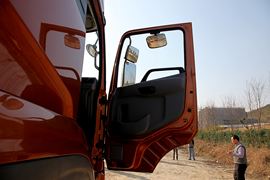 酷腾&nbsp;牵引车驾驶室                                               图片