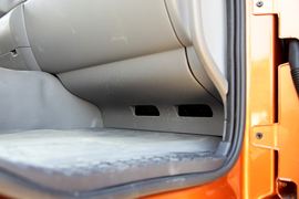 酷腾&nbsp;牵引车驾驶室                                               图片