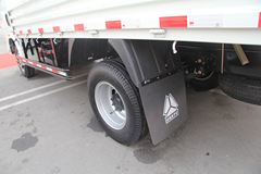 中国重汽HOWO 悍将 116马力 4.2米排半栏板轻卡