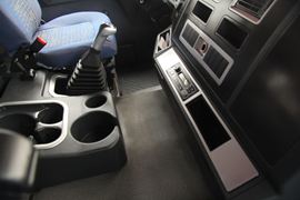 HOKA H7 牵引车驾驶室                                               图片