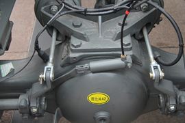 HOKA H7 牵引车底盘                                                图片