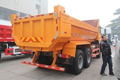 中国重汽 金王子重卡 340马力 6X4 5.8米自卸车(ZZ3251N3841D1)