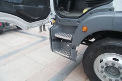 中国重汽 汕德卡SITRAK C5H中卡 180马力 4X2 6.1米厢式载货车(ZZ5126XYZH451GD1) 中国重汽 汕德卡SITRAK C5H中卡 180马力 4X2 6.1米厢式载货车(ZZ5126XYZH451GD1)