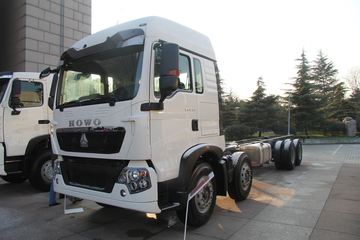 中国重汽 HOWO T5G重卡 310马力 8X4 9.5米载货车底盘(P7V7)(ZZ1317N466GD1)