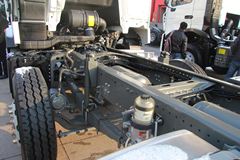 中国重汽 HOWO T5G重卡 310马力 8X4 9.5米载货车底盘(P7V7)(ZZ1317N466GD1)