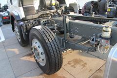 中国重汽 HOWO T5G重卡 310马力 8X4 9.5米载货车底盘(P7V7)(ZZ1317N466GD1)