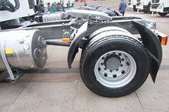 中国重汽 HOWO T5G重卡 290马力 4X2牵引车(LNG)(ZZ4187M421GE1LB)