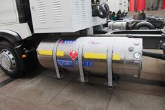 中国重汽 HOWO T5G重卡 290马力 4X2牵引车(LNG)(ZZ4187M421GE1LB)