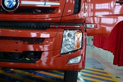 重汽王牌 重卡 280马力 8X4 9.4米载货车底盘(代号012)(CDW1310A1T4)