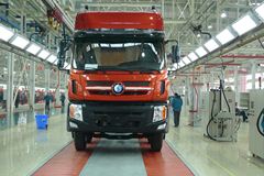 重汽王牌 重卡 280马力 8X4 9.4米载货车底盘(代号012)(CDW1310A1T4)