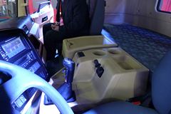 重汽王牌 重卡 280马力 8X4 9.4米载货车底盘(代号012)(CDW1310A1T4)