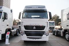 中国重汽 HOWO T7H重卡 440马力 6X4牵引车(ZZ4257V324HD1)
