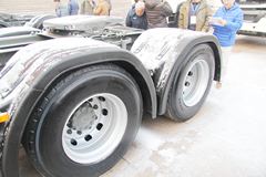 中国重汽 HOWO T7H重卡 440马力 6X4牵引车(ZZ4257V324HD1)