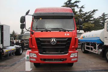 中国重汽 豪瀚重卡 340马力 6X2 LNG牵引车(ZZ4255N27C6D1L)