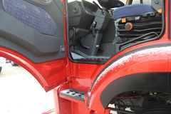 中国重汽 豪瀚J5G重卡 340马力 6X2牵引车(ZZ4255N27C3D1W)