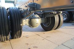 中国重汽 豪瀚J5G重卡 206马力 6X2载货车底盘(ZZ1255H56C3D1)