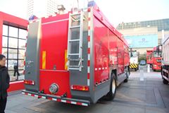 中国重汽 HOWO 360马力 4X2 消防车