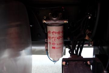 福田 欧曼ETX 6系重卡 310马力 8X4 9.5米仓栅式载货车(BJ5313CCY-XC)底盘图片