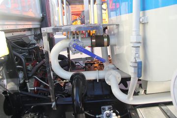 ���� ŷ����3ϵ 156���� 4X2 ��ˮ��(�ǽ���)(BQJ5121GSSB)ͼƬ