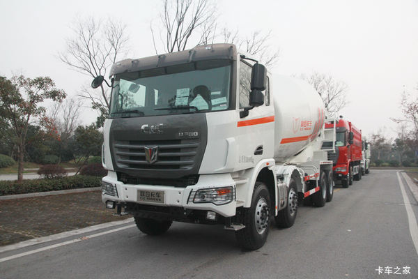 联合卡车U350 350马力 8X4 7.1方混凝土搅拌车(蓬翔457)