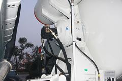 联合卡车U380 380马力 8X4 混凝土搅拌车(SQR5311GJBD6T6-1)