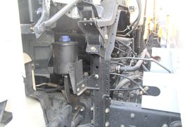 雷萨&nbsp;洒水车/喷洒车底盘图片