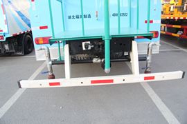 雷萨&nbsp;洒水车/喷洒车底盘图片