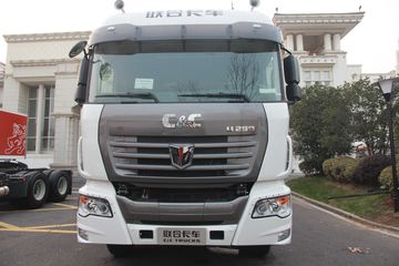 联合卡车底盘&nbsp;油罐车外观图片