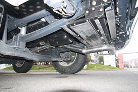 联合卡车底盘&nbsp;油罐车底盘图片