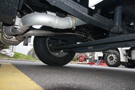 联合卡车底盘&nbsp;油罐车底盘图片