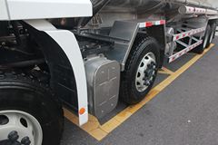 联合卡车 U290 290马力 8X4 运油车(中集牌)(SQR5311GYYD5T6)