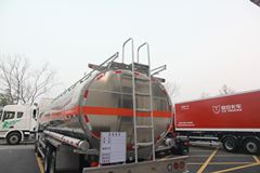 联合卡车 U290 290马力 8X4 运油车(中集牌)(SQR5311GYYD5T6)