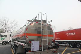 联合卡车底盘&nbsp;油罐车上装图片