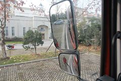 联合卡车U400 400马力 6X4 化工液体运输车(中集牌)(SDY9401GDYT)