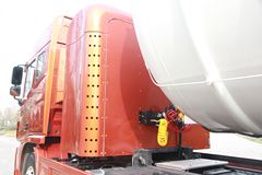 联合卡车U400 400马力 6X4 化工液体运输车(中集牌)(SDY9401GDYT)