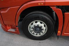 联合卡车U400 400马力 6X4 化工液体运输车(中集牌)(SDY9401GDYT)