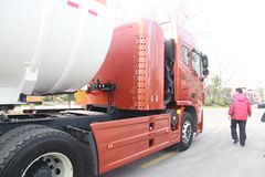 联合卡车U400 400马力 6X4 化工液体运输车(中集牌)(SDY9401GDYT)