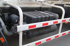 雷萨 L8系列 340马力 6X4 混凝土搅拌车