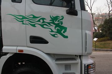 ���Ͽ��� U340 340���� 6X4 5.6��LNG��ж��(SQR3252N6T4)ͼƬ