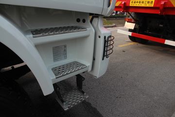 ���Ͽ��� U340 340���� 6X4 5.6��LNG��ж��(SQR3252N6T4)ͼƬ