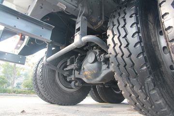 ���Ͽ��� U340 340���� 6X4 5.6��LNG��ж��(SQR3252N6T4)ͼƬ