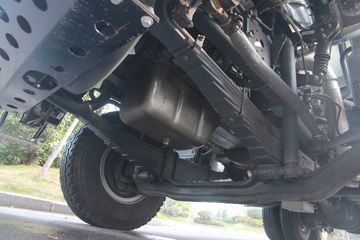 ���Ͽ��� U340 340���� 6X4 5.6��LNG��ж��(SQR3252N6T4)ͼƬ