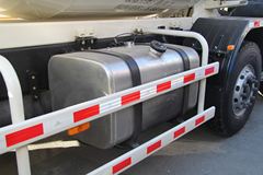 雷萨 L8系列 380马力 8X4 混凝土搅拌车