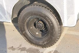 福田欧曼底盘&nbsp;垃圾运输车底盘图片