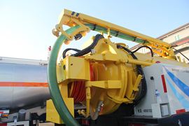 福田欧曼底盘&nbsp;清洗车上装图片